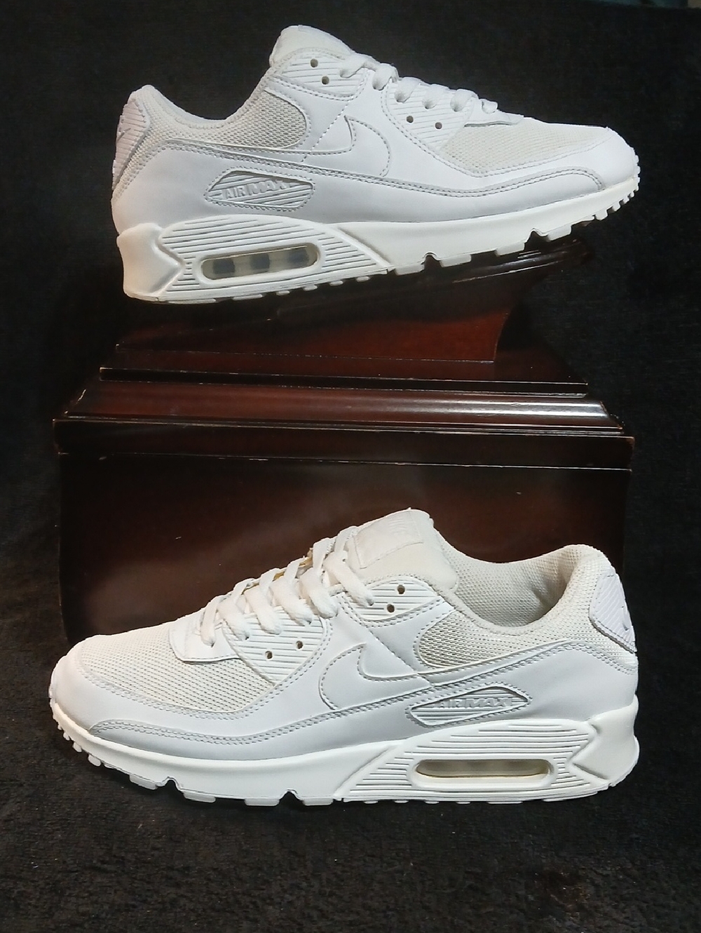 Nike Air Max '90 (TRIPLE WHITE) -2024, Mens Size-11 100% Authentic!